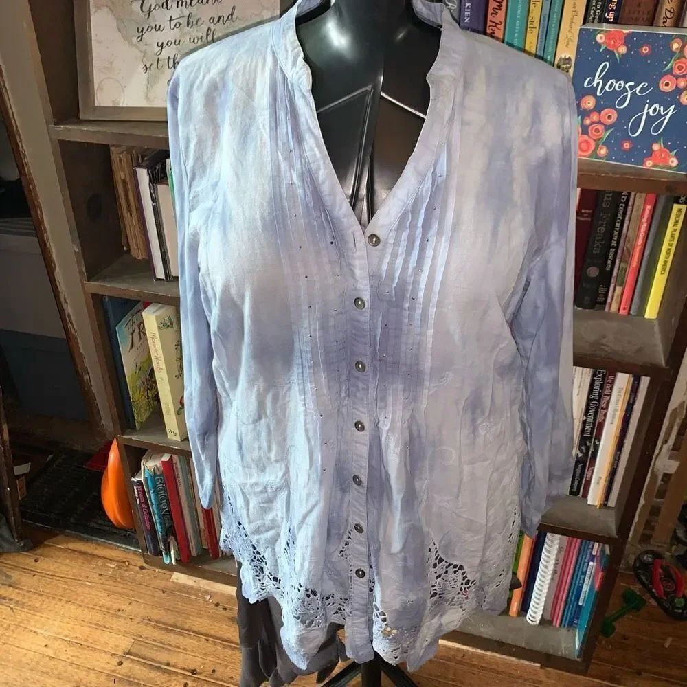 Reba blue tie dye pink tuck flowy L boho lace dipped hem blouse